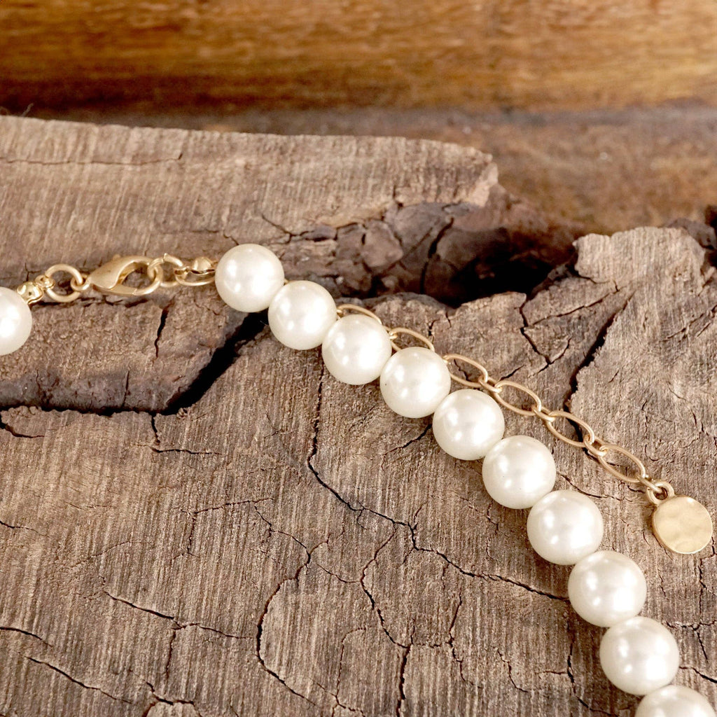 Boho Bee Pearls Necklace in Worn Gold