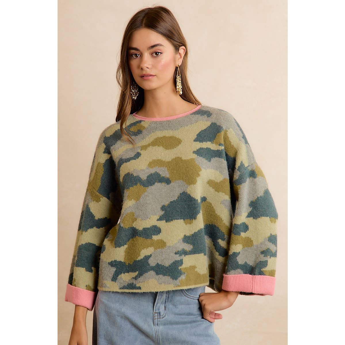 CAMO CONTRAST NECK AND ROLL UP SWEATER