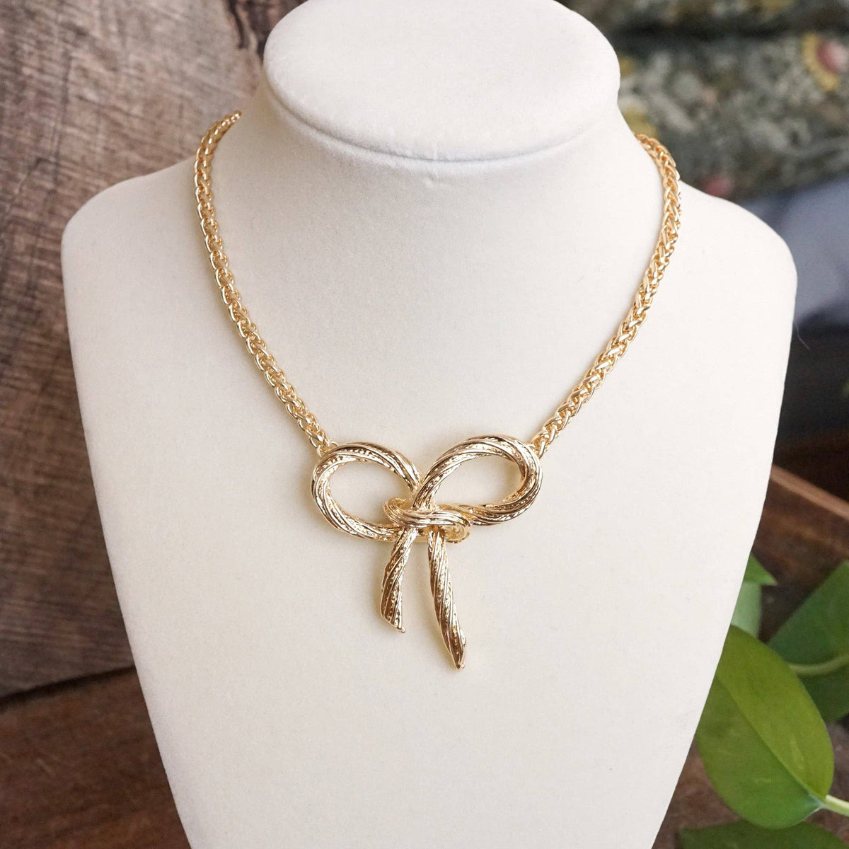 Bow Pendant Necklace