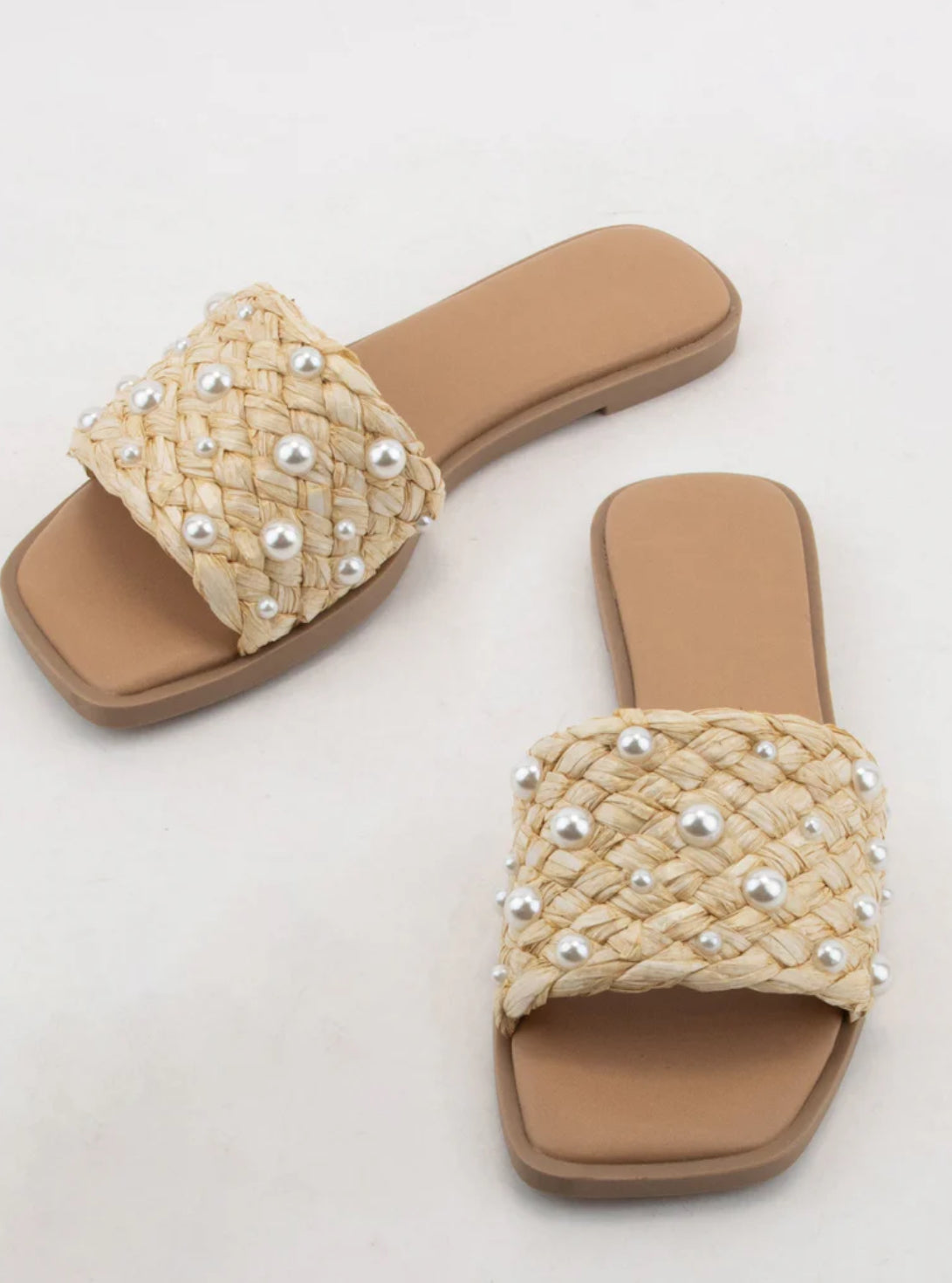 Pearl Threaded Sandals (Run Oversized)