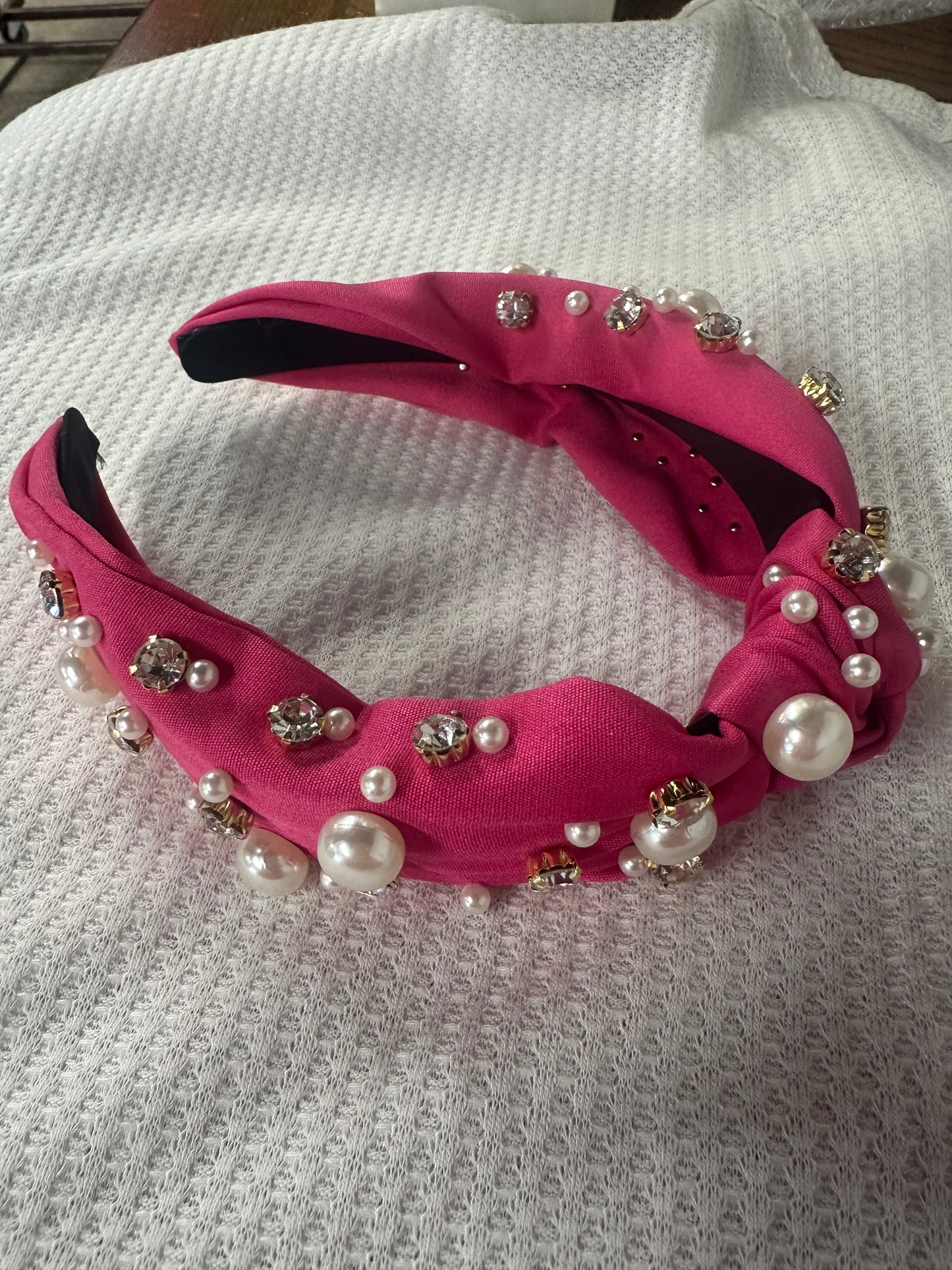 Knotted Headband W/Pearls