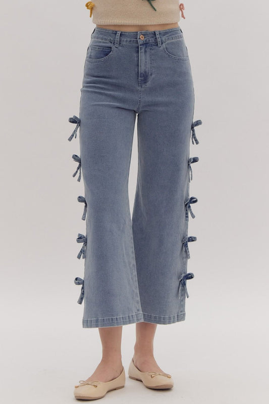 Wide Legged Cropped MR Bow Jeans