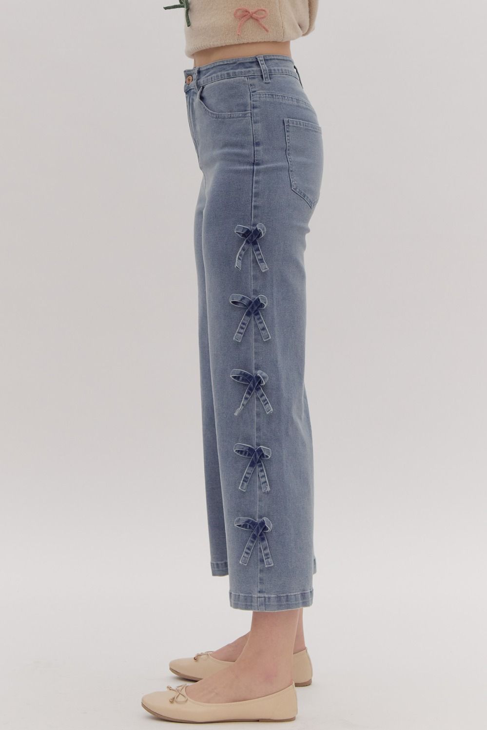 Wide Legged Cropped MR Bow Jeans