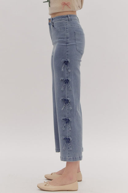 Wide Legged Cropped MR Bow Jeans