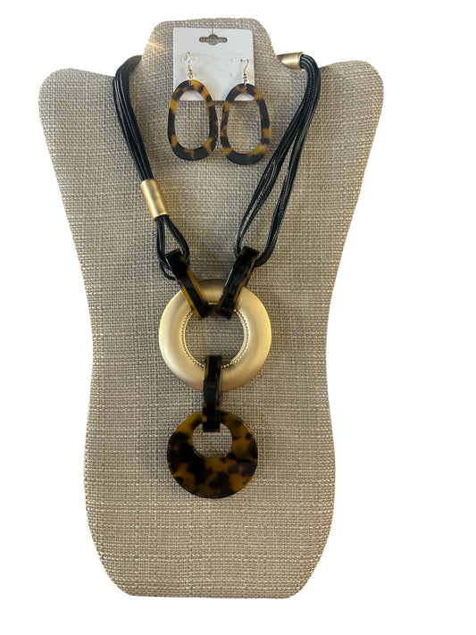 Tortoise Oval Necklace / w Earrings