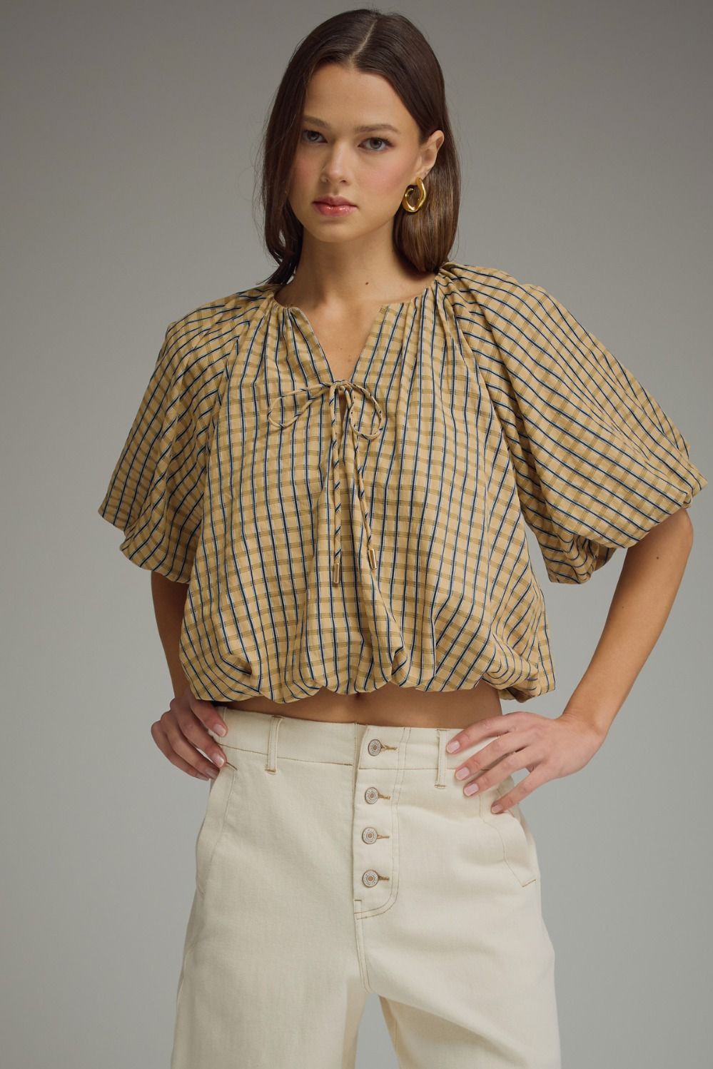 Plaid short puff sleeve top
