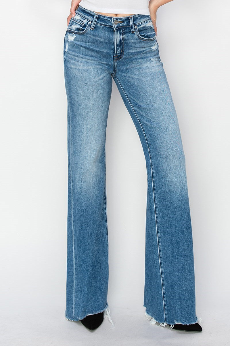 TC Mid Rise Wide Leg Jean - Medium in Color