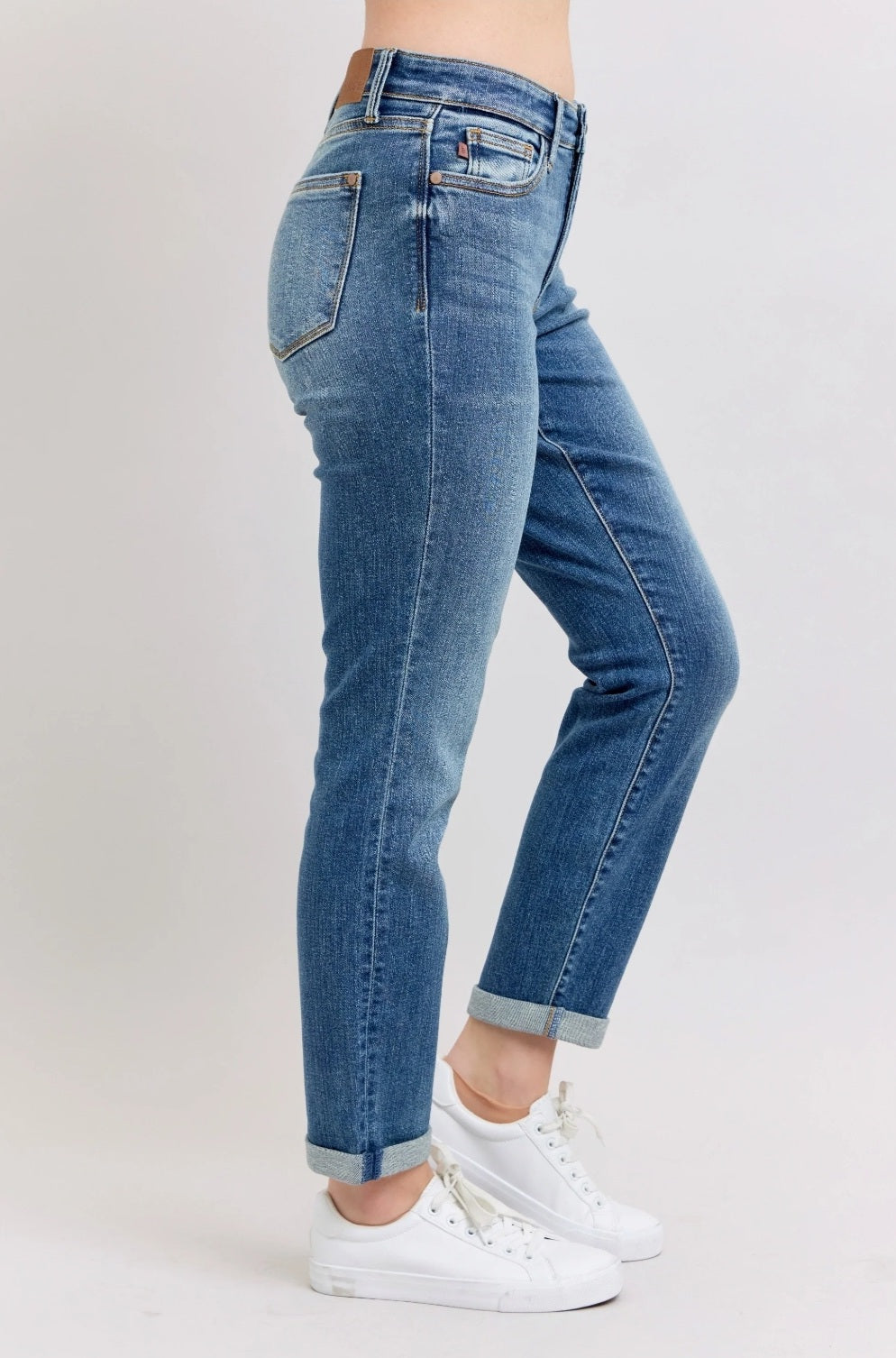 Judy Blue Mid-Rise Boyfriend Fit