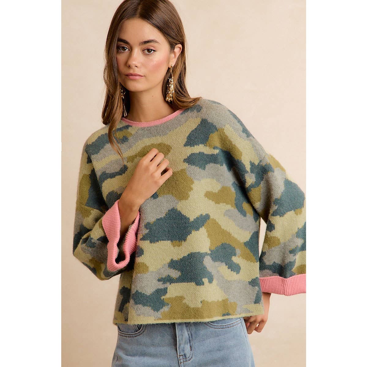 CAMO CONTRAST NECK AND ROLL UP SWEATER
