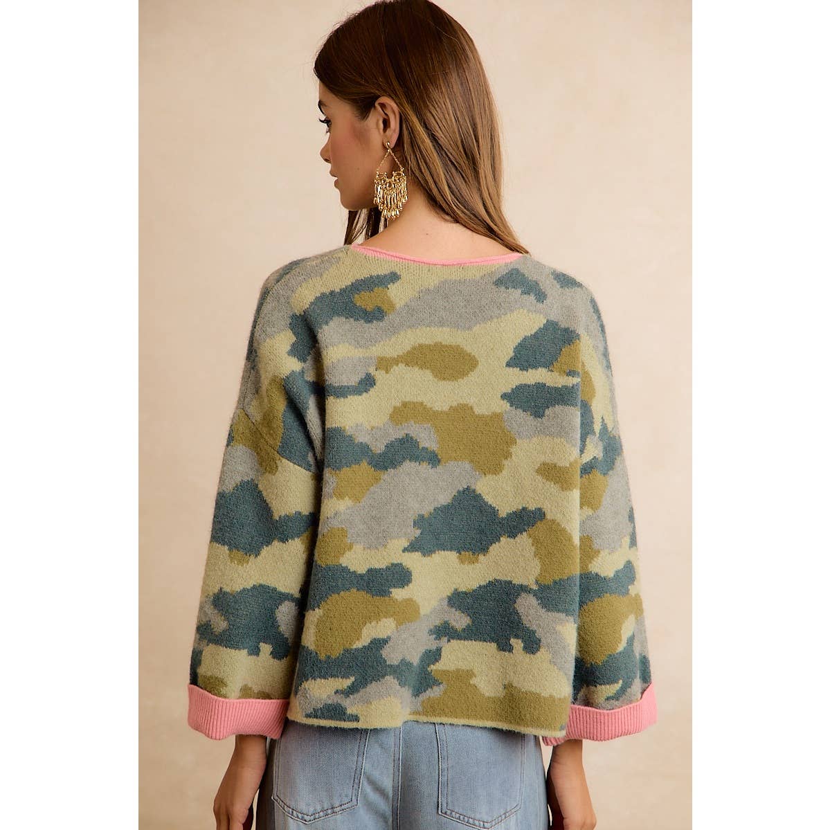 CAMO CONTRAST NECK AND ROLL UP SWEATER